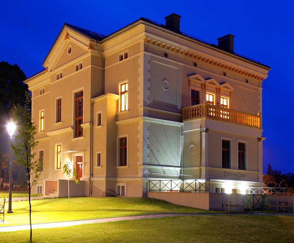 Cottonina & Mineral Hotel